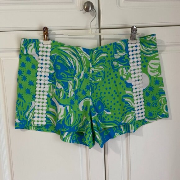 🌿 Lilly Pulitzer Liza Shorts – Size 10 – Limeade Roar of the Jungle  GUC🌿 - Picture 1 of 15